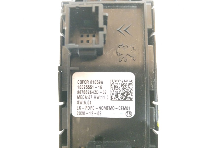 Recambio de mando elevalunas delantero izquierdo para peugeot 208 2020 referencia OEM IAM 9678264ZD  