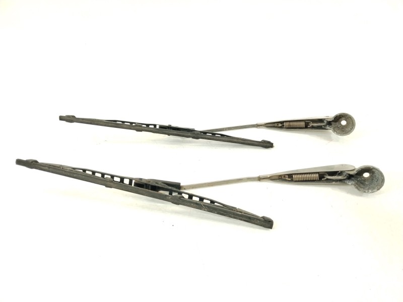 Recambio de brazo limpia delantero izquierdo para seat 600 (110b) 0.8 referencia OEM IAM FEMSA 12600  