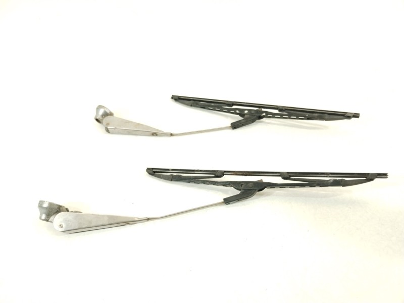 Recambio de brazo limpia delantero izquierdo para seat 600 (110b) 0.8 referencia OEM IAM FEMSA 12600  