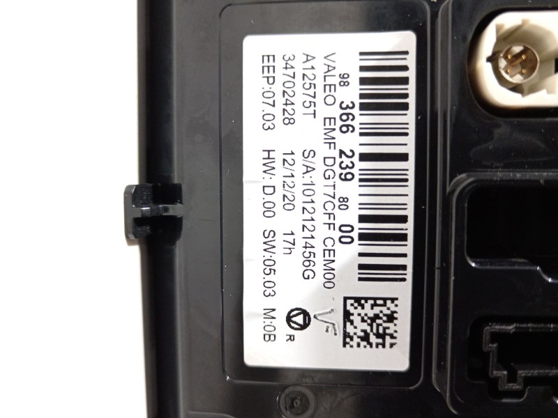 Recambio de pantalla multifuncion para peugeot 208 2020 referencia OEM IAM 9836623980  