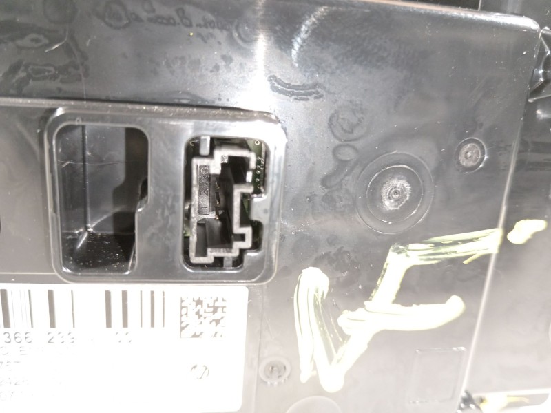 Recambio de pantalla multifuncion para peugeot 208 2020 referencia OEM IAM 9836623980  