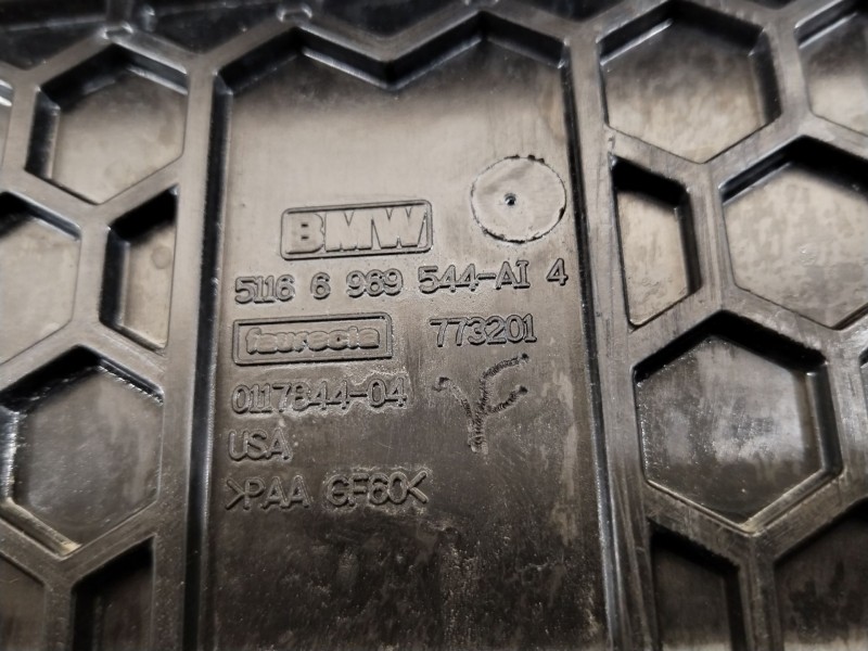 Recambio de apoyabrazos central para bmw x5 (e70) 3.0d referencia OEM IAM 51166969544  