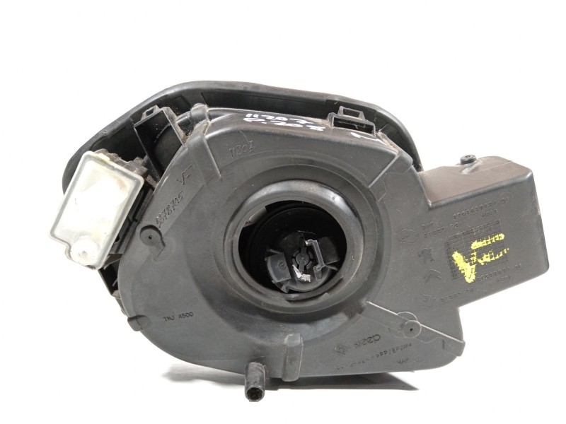 Recambio de tapa exterior combustible para peugeot 208 2020 referencia OEM IAM 9823289380 9823289280 