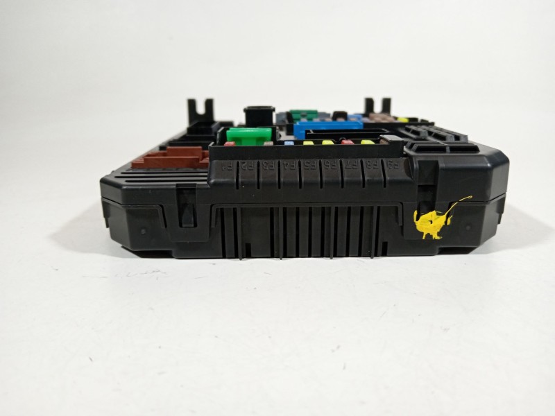 Recambio de caja reles / fusibles para peugeot 208 2020 referencia OEM IAM 9832880280  