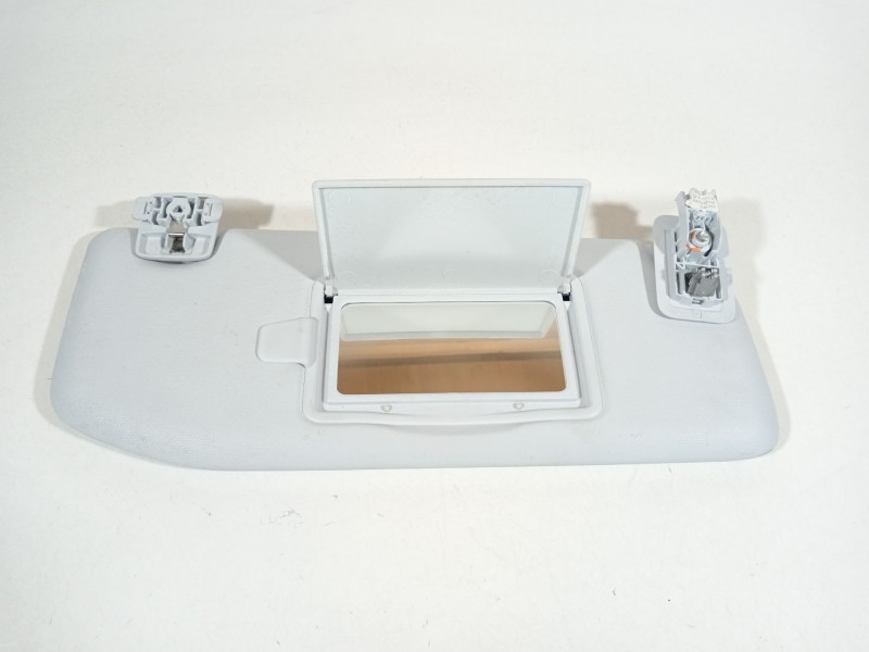 Recambio de parasol derecho para peugeot 208 2020 referencia OEM IAM 98100807PR  