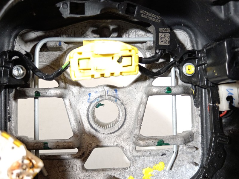 Recambio de volante para peugeot 208 2020 referencia OEM IAM 98255044ZD  