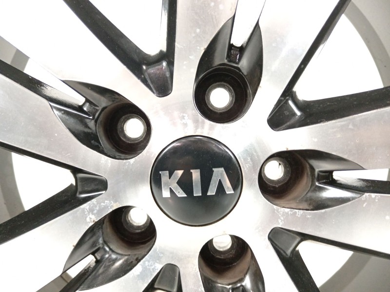 Recambio de llanta para kia sportage concept 4x2 referencia OEM IAM 529103u300  