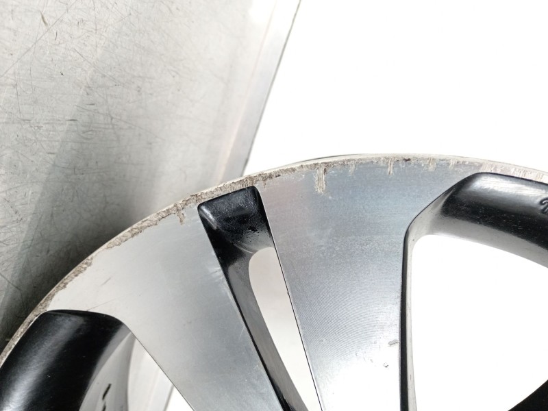 Recambio de llanta para kia sportage concept 4x2 referencia OEM IAM 529103u300  