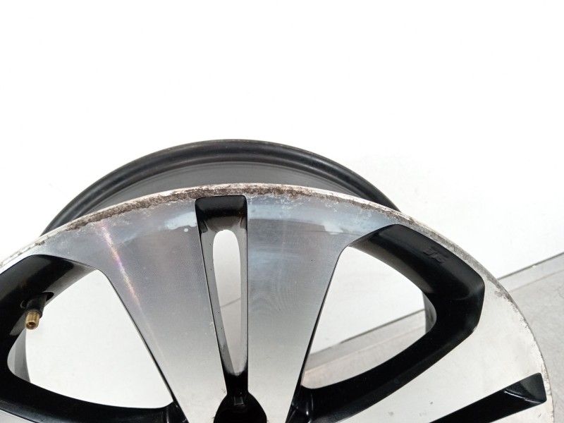 Recambio de llanta para kia sportage concept 4x2 referencia OEM IAM 529103u300  