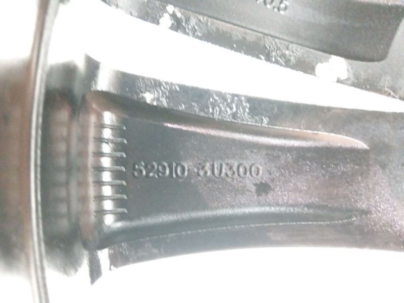 Recambio de llanta para kia sportage concept 4x2 referencia OEM IAM 529103u300  