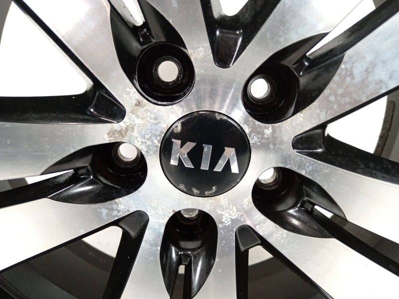 Recambio de llanta para kia sportage concept 4x2 referencia OEM IAM 529103u300  