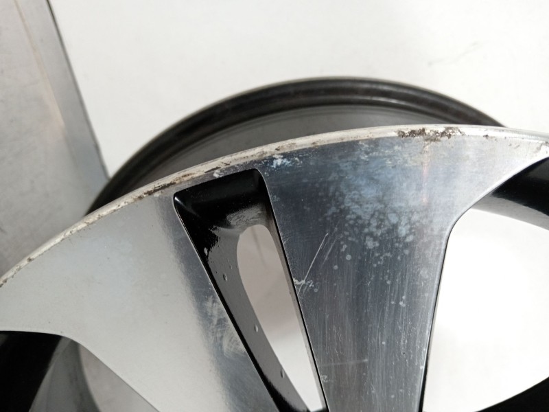 Recambio de llanta para kia sportage concept 4x2 referencia OEM IAM 529103u300  