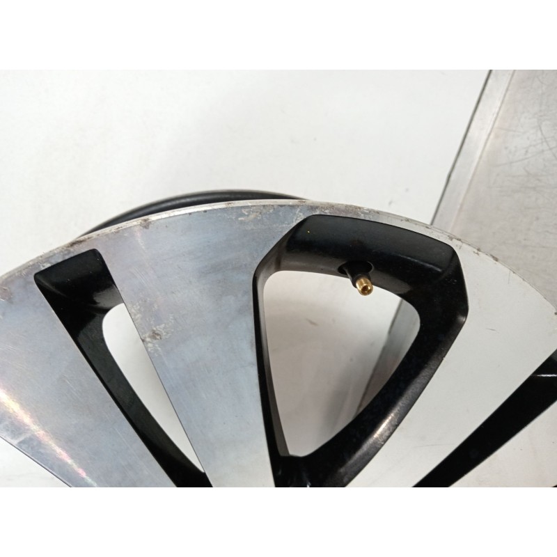 Recambio de llanta para kia sportage concept 4x2 referencia OEM IAM 529103u300  