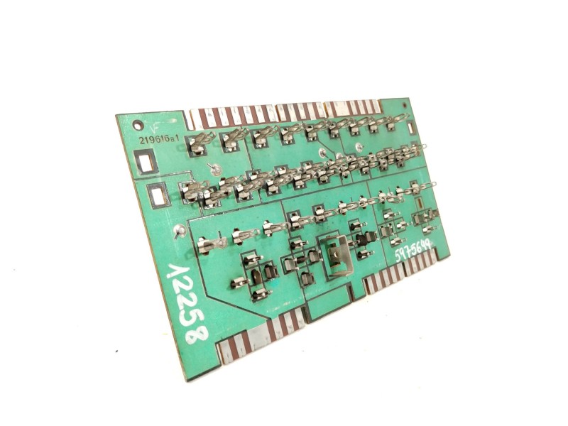 Recambio de caja reles / fusibles para renault fuego 829-explosion referencia OEM IAM 219616B1 219616A1 219616