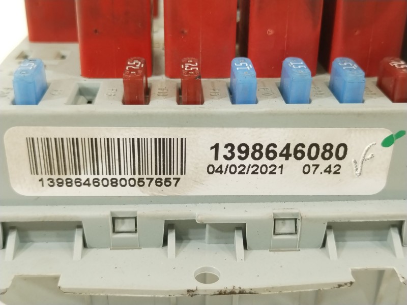 Recambio de caja reles / fusibles para peugeot boxer furgoneta 2.2 bluehdi 140 referencia OEM IAM 1398646080  