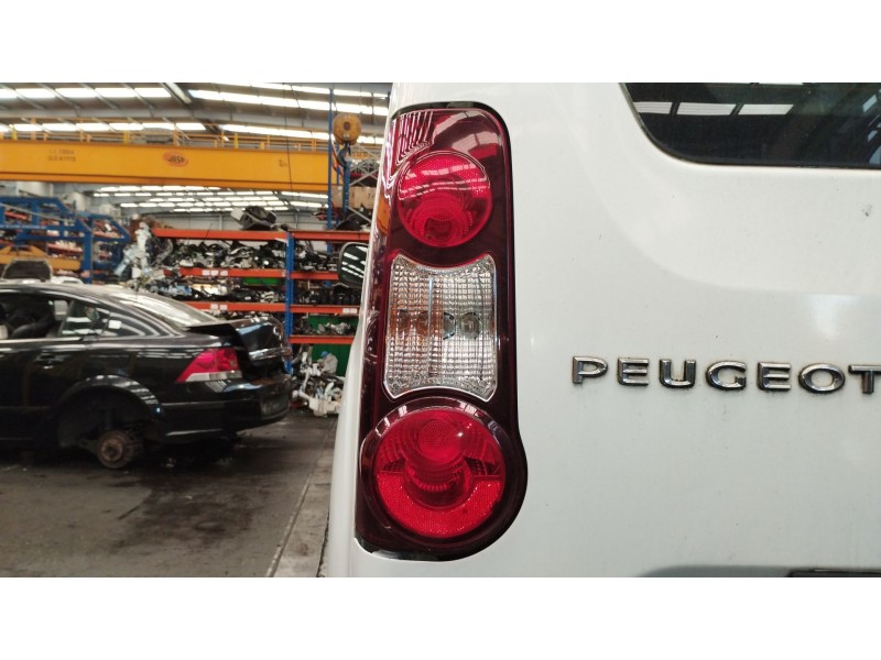 Recambio de piloto trasero izquierdo para peugeot partner tepee 1.6 bluehdi 100 referencia OEM IAM 1680022680  