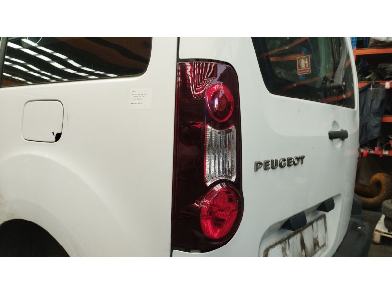 Recambio de piloto trasero izquierdo para peugeot partner tepee 1.6 bluehdi 100 referencia OEM IAM 1680022680  