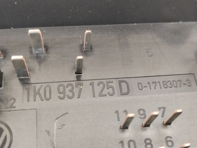 Recambio de caja reles / fusibles para skoda octavia ii (1z3) 1.6 tdi referencia OEM IAM 1K0937125D  