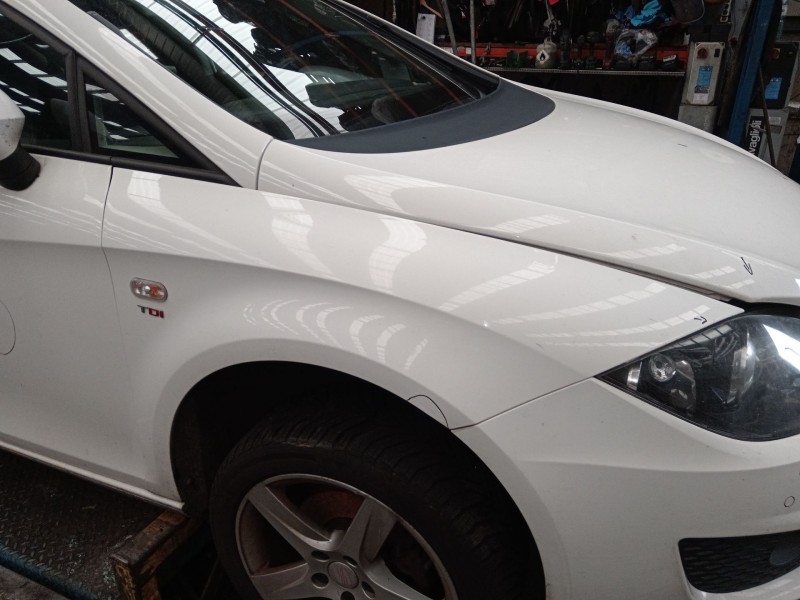 Recambio de aleta delantera derecha para seat leon (1p1) 2.0 tdi 16v referencia OEM IAM   