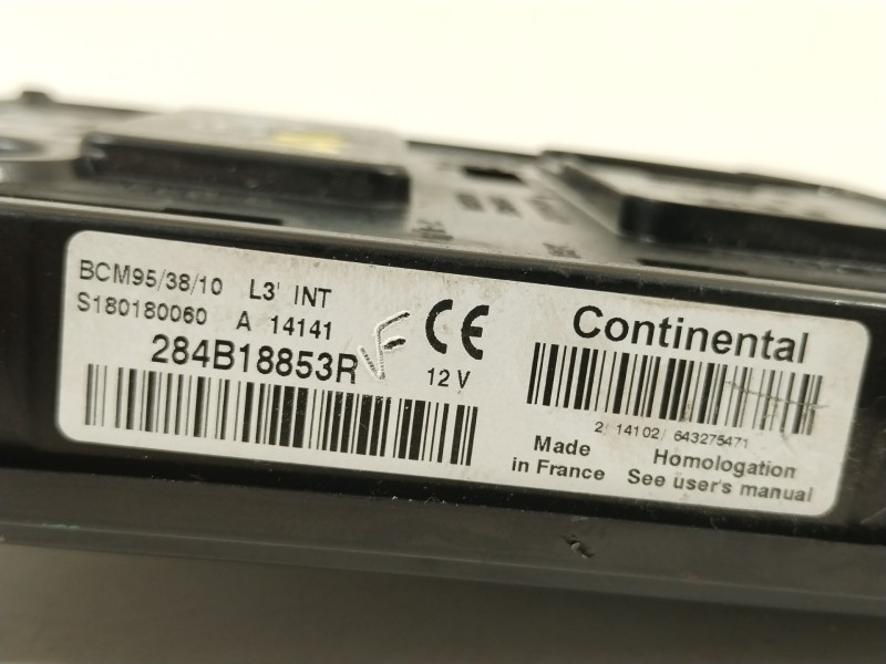 Recambio de caja reles / fusibles para renault megane iii berlina 5 p business referencia OEM IAM 284B18853R BCM95 S180180080
