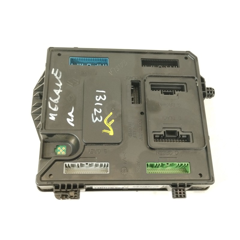 Recambio de caja reles / fusibles para renault megane iii berlina 5 p business referencia OEM IAM 284B18853R BCM95 S180180080
