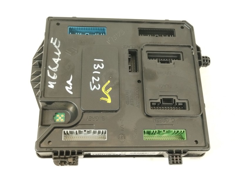 Recambio de caja reles / fusibles para renault megane iii berlina 5 p business referencia OEM IAM 284B18853R BCM95 S180180080