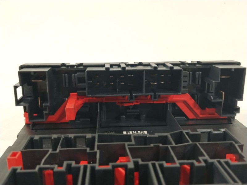 Recambio de caja reles / fusibles para volkswagen golf v (1k1) 2.0 tdi referencia OEM IAM 3C0937049E 28022870 