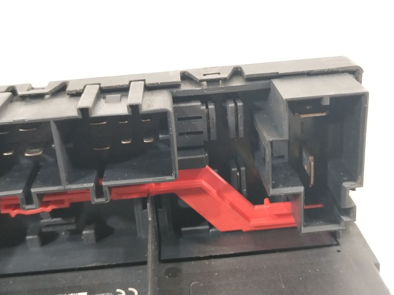 Recambio de caja reles / fusibles para volkswagen golf plus (5m1) bluemotion highline referencia OEM IAM 3C0937049D  