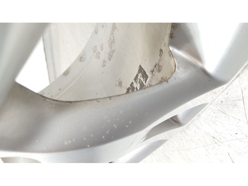 Recambio de llanta para toyota rav 4 (a3) active referencia OEM IAM 4261142350  