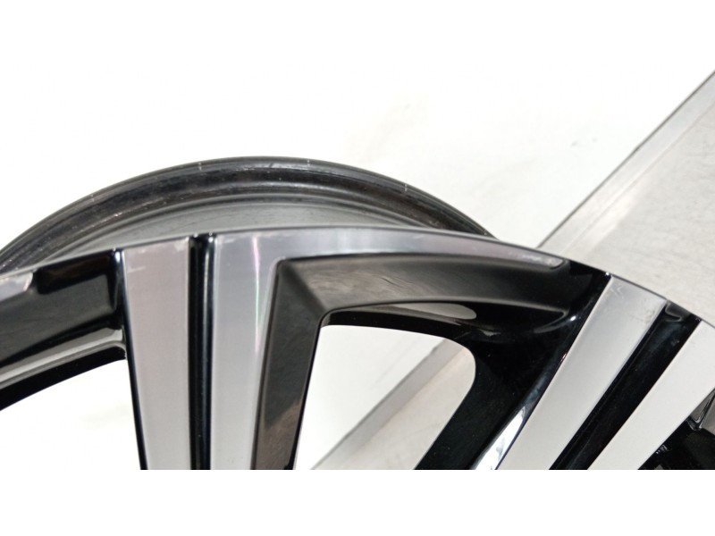 Recambio de llanta para toyota corolla e21 corolla (e21/eh1) basico referencia OEM IAM 42611YYC00  