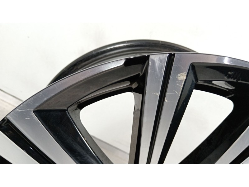 Recambio de llanta para toyota corolla e21 corolla (e21/eh1) basico referencia OEM IAM 42611YYC00  