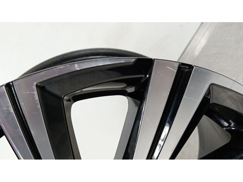 Recambio de llanta para toyota corolla e21 corolla (e21/eh1) basico referencia OEM IAM 42611YYC00  