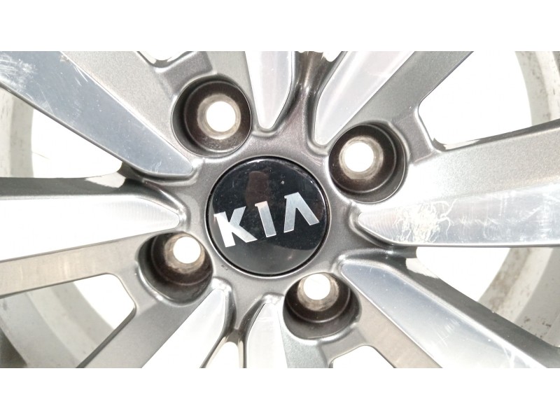 Recambio de llanta para kia stonic (ybcuv) drive referencia OEM IAM 52910h8270  