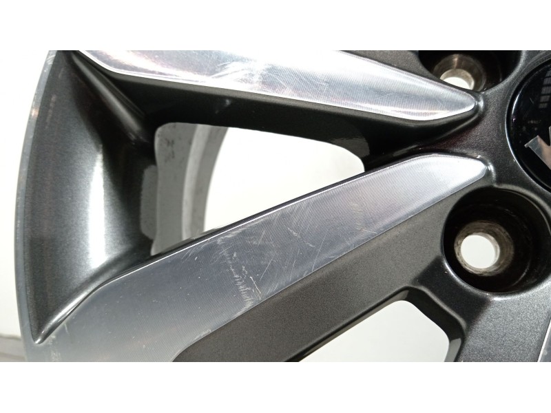 Recambio de llanta para kia stonic (ybcuv) drive referencia OEM IAM 52910h8270  