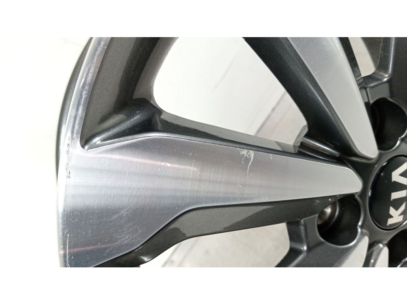 Recambio de llanta para kia stonic (ybcuv) drive referencia OEM IAM 52910h8270  
