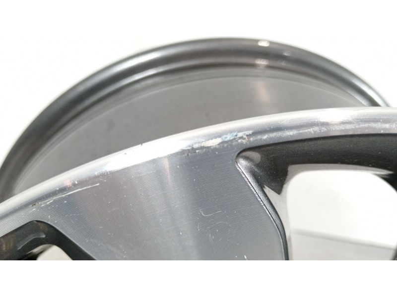 Recambio de llanta para kia stonic (ybcuv) drive referencia OEM IAM 52910h8270  