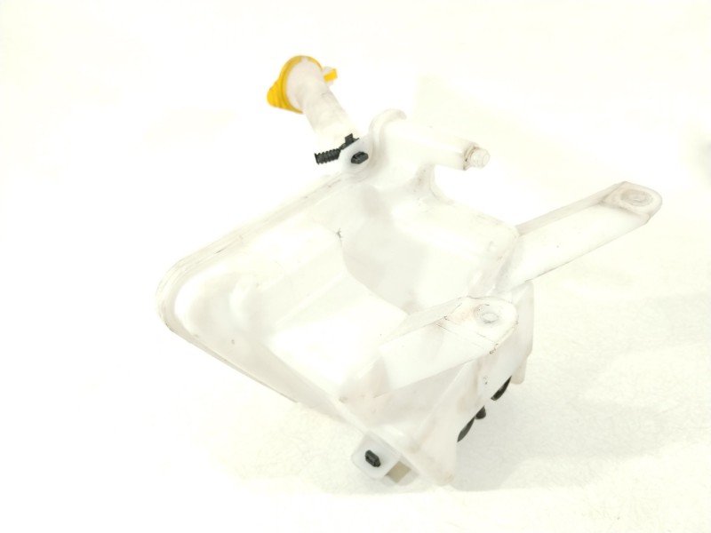 Recambio de deposito limpia para toyota yaris active referencia OEM IAM 853150D170  