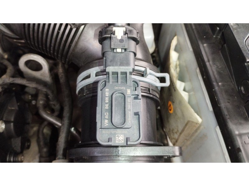 Recambio de caudalimetro para seat leon (5f1) 1.6 tdi referencia OEM IAM 04L906461B  5WK98102