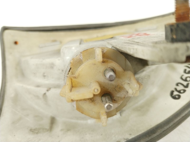 Recambio de piloto delantero derecho para mercedes-benz 123 sedán (w123) 300 d (123.130) referencia OEM IAM 1305233052  