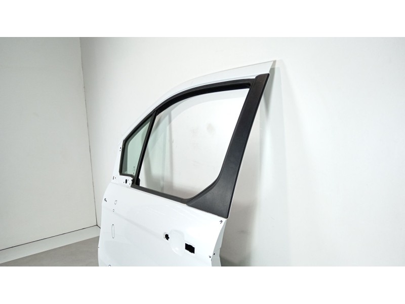 Recambio de puerta delantera izquierda para ford tourneo connect trend referencia OEM IAM 2707404 PKT1BV20125BE 