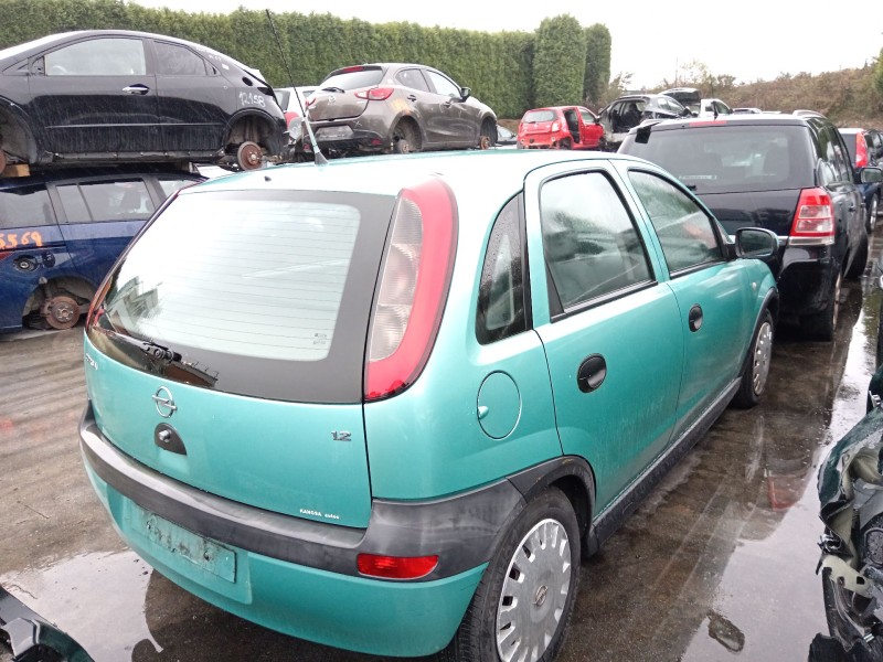 opel corsa c (x01) del año 2003