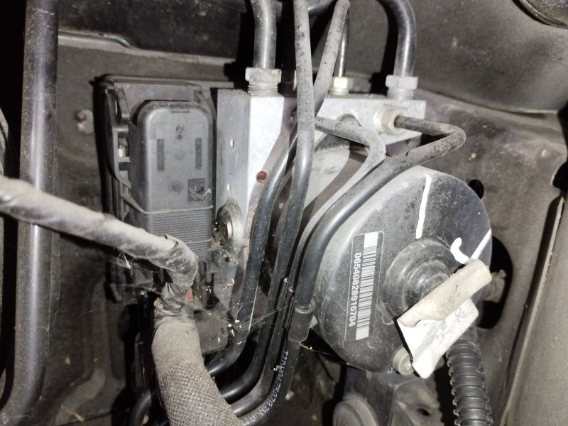 Recambio de abs para ford kuga i 2.0 tdci referencia OEM IAM AV412C405AA  