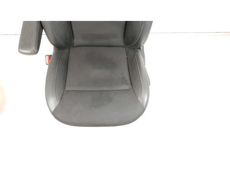 Recambio de asiento delantero izquierdo para renault express rjk/fd0/ab6ua1ec2110 referencia OEM IAM expres rjk  