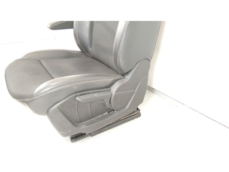 Recambio de asiento delantero izquierdo para renault express rjk/fd0/ab6ua1ec2110 referencia OEM IAM expres rjk  