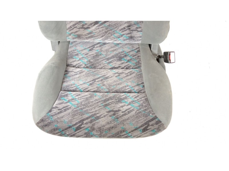 Recambio de juego asientos completo para citroën saxo 1.4 vts referencia OEM IAM saxo vts  