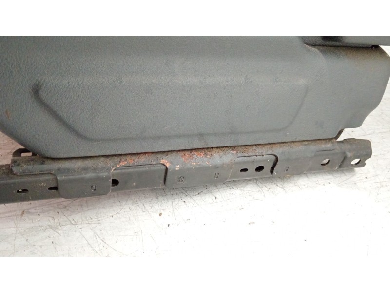 Recambio de juego asientos completo para citroën saxo 1.4 vts referencia OEM IAM saxo vts  