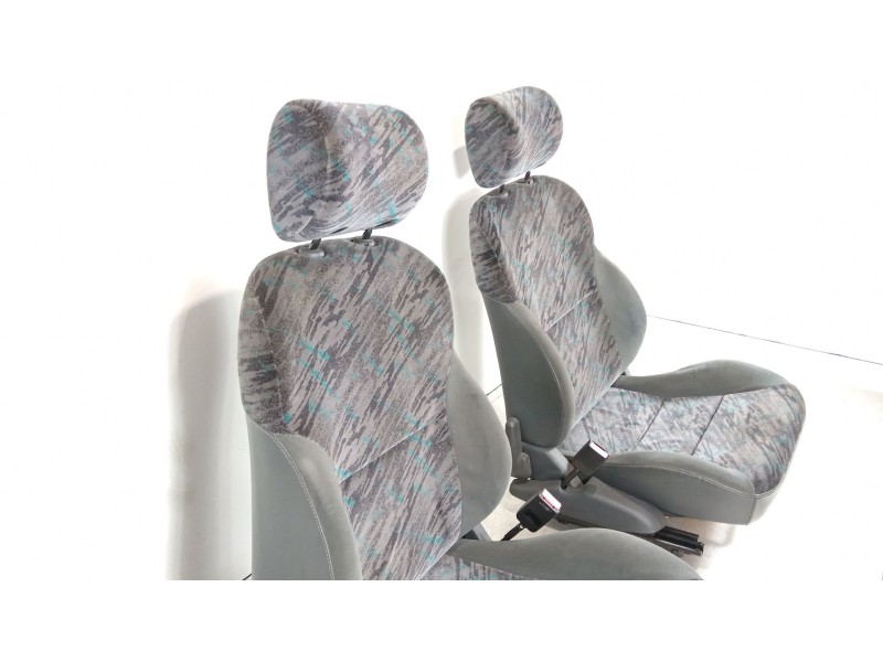 Recambio de juego asientos completo para citroën saxo 1.4 vts referencia OEM IAM saxo vts  