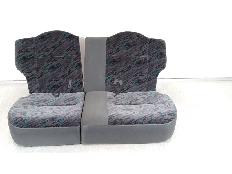 Recambio de juego asientos completo para citroën saxo 1.4 vts referencia OEM IAM saxo vts  