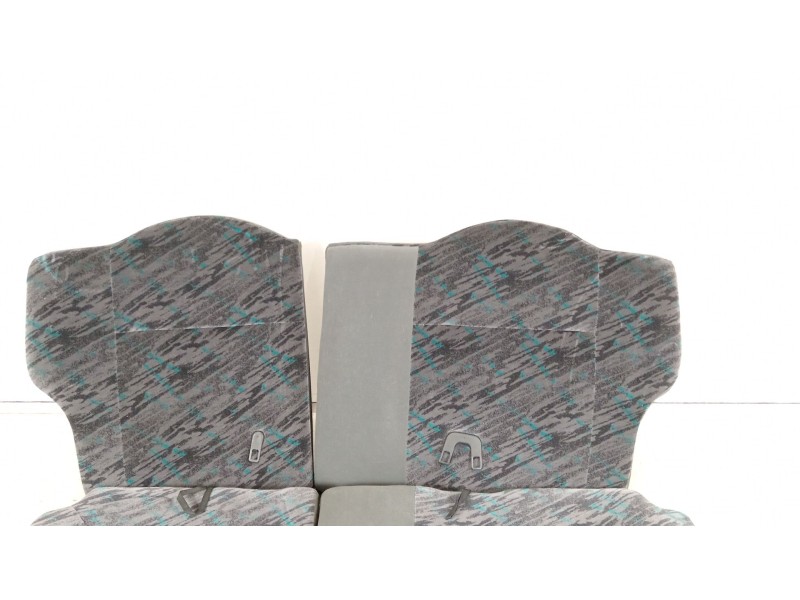 Recambio de juego asientos completo para citroën saxo 1.4 vts referencia OEM IAM saxo vts  