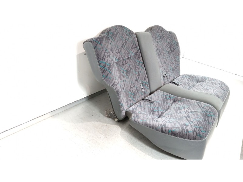 Recambio de juego asientos completo para citroën saxo 1.4 vts referencia OEM IAM saxo vts  